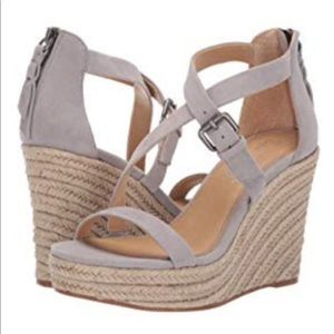 Splendid Light Grey Suede Suede Wedge Sandal 7B